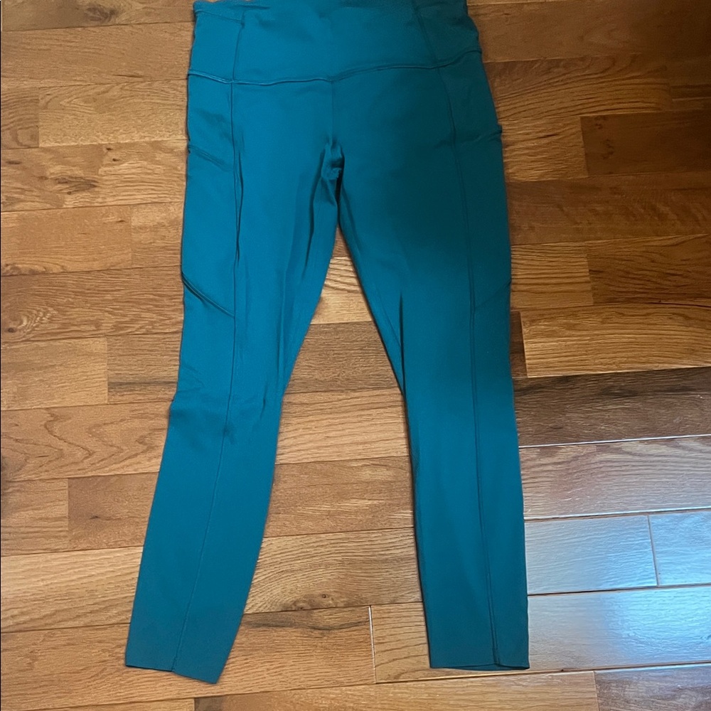 Lululemon leggings with pockets size 8